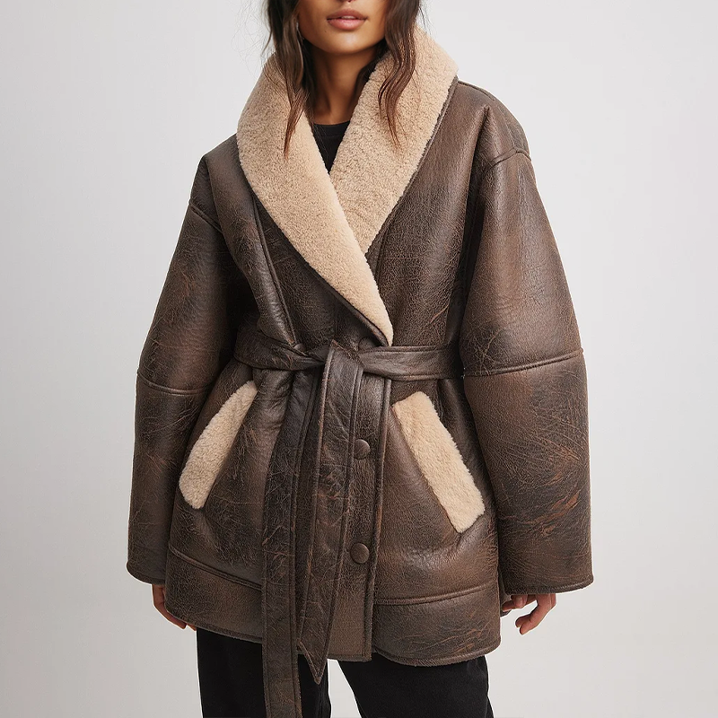 Sherpa-Winterjacke aus Kunstleder mit Taillengürtel